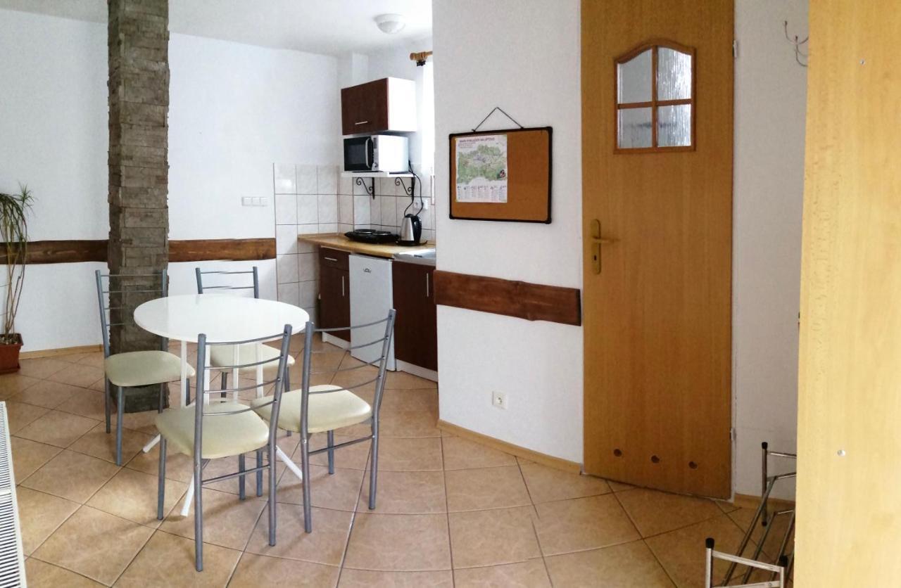 Vanessa Apartments Bešeňová Buitenkant foto