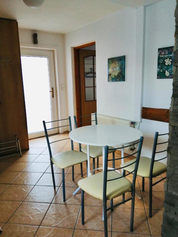 Vanessa Apartments Bešeňová Buitenkant foto
