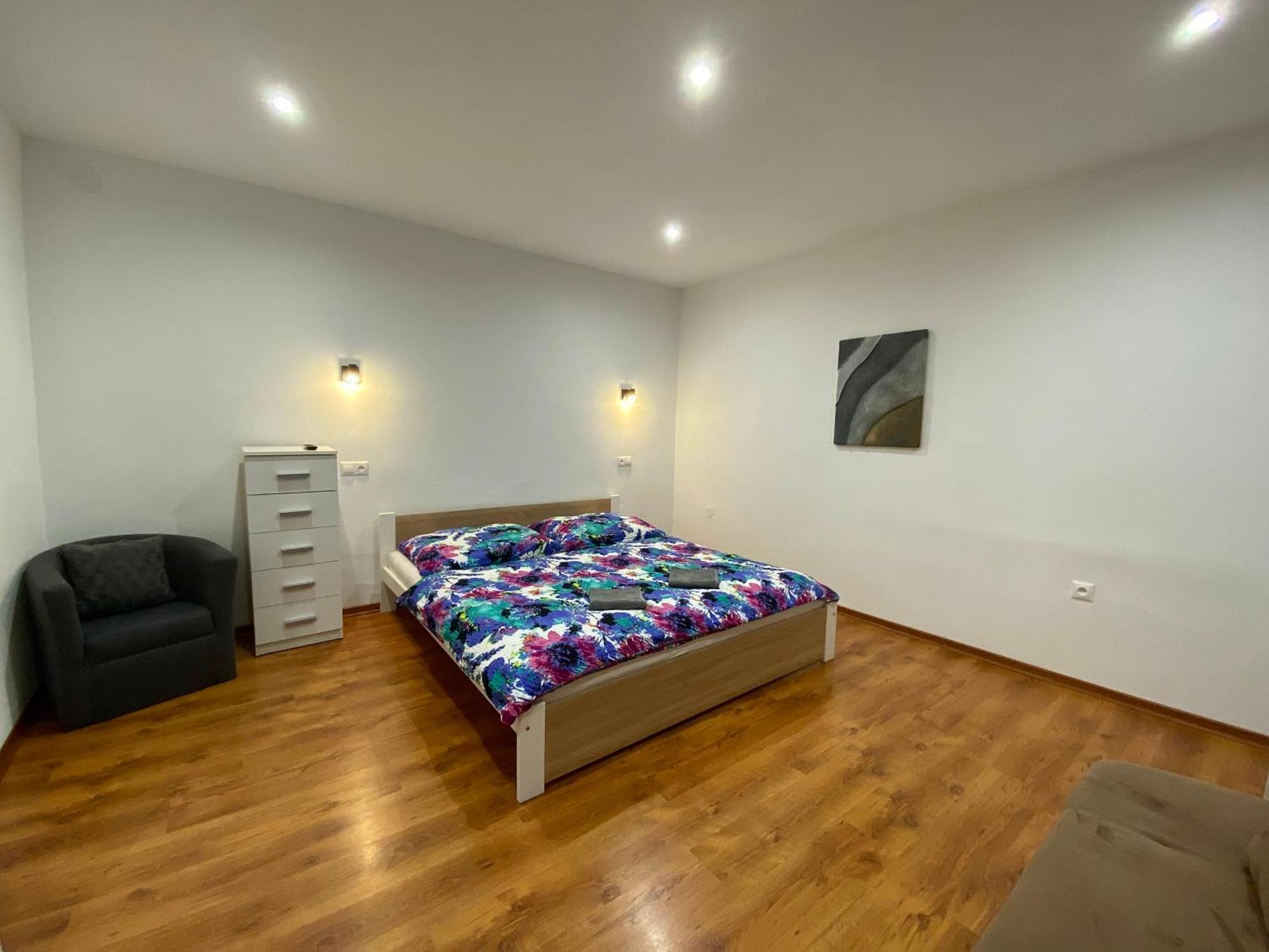 Vanessa Apartments Bešeňová Buitenkant foto